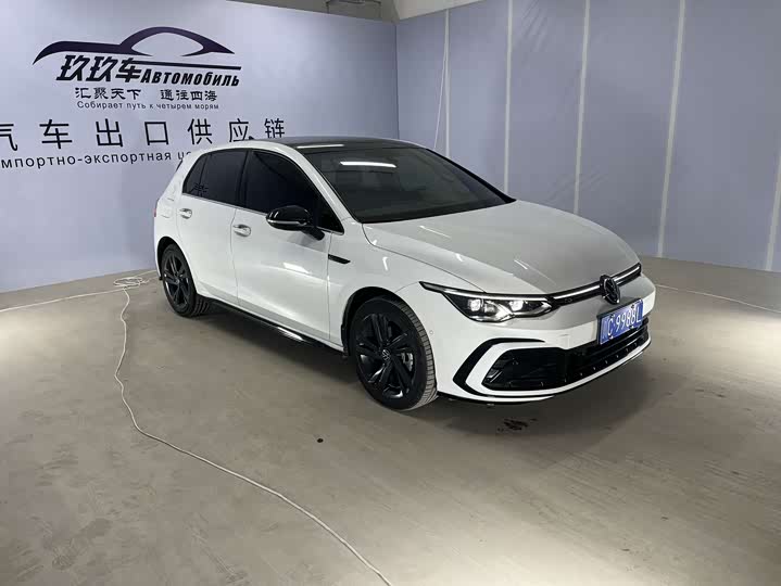 Фото 2 - Volkswagen Golf