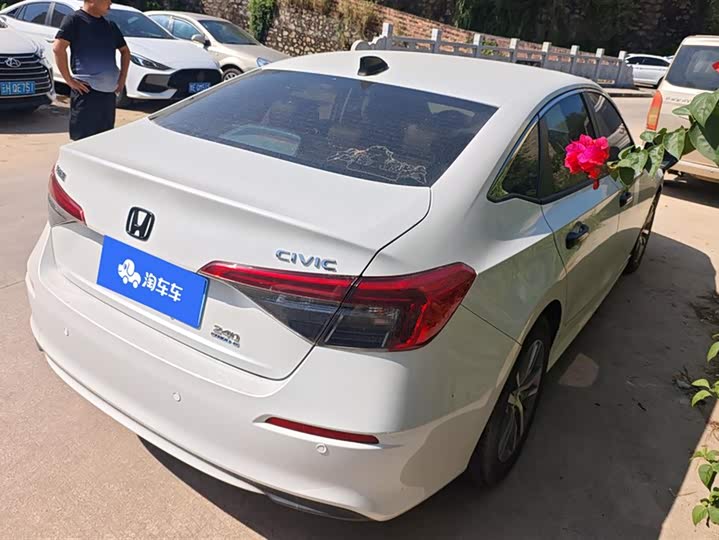 Фото 3 - Honda Civic