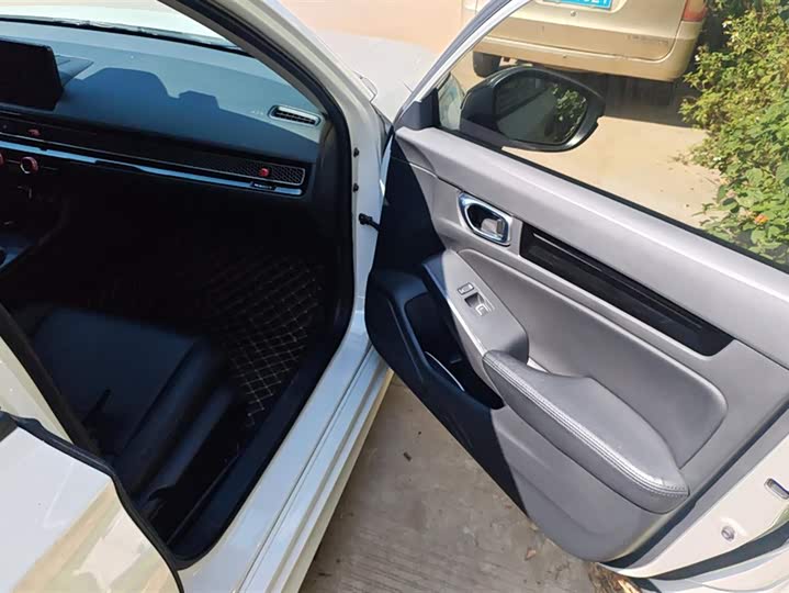 Фото 8 - Honda Civic