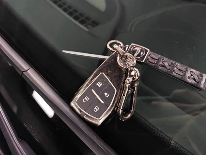 Фото 9 - Buick Envision Plus