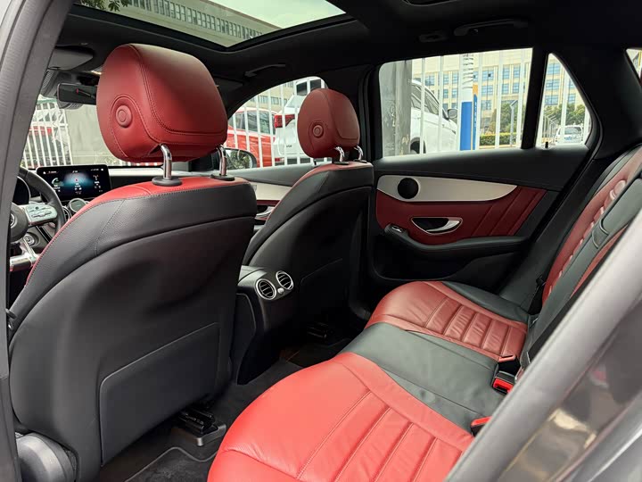 Фото 9 - Mercedes-Benz GLC-Class AMG