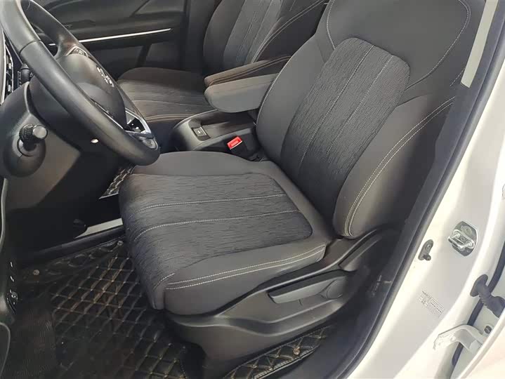 Фото 9 - GAC Trumpchi M6