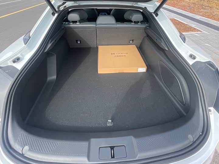 Фото 5 - XPeng Mona M03