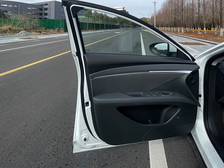 Фото 9 - XPeng Mona M03