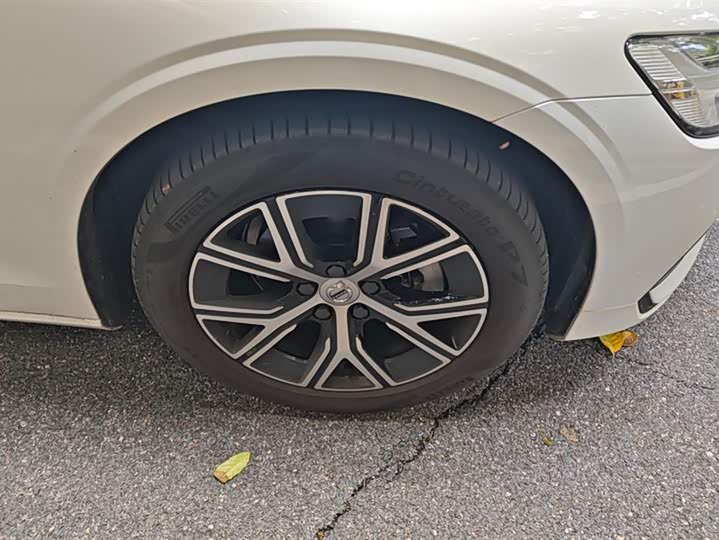 Фото 6 - Volvo S60