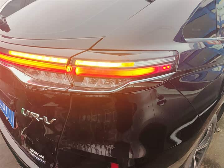 Фото 8 - Honda UR-V