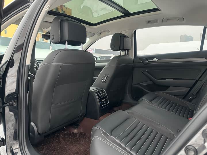 Фото 5 - Volkswagen Magotan