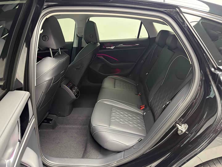 Фото 9 - Volkswagen Magotan