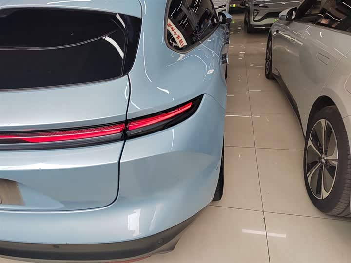 Фото 8 - Nio ET5T