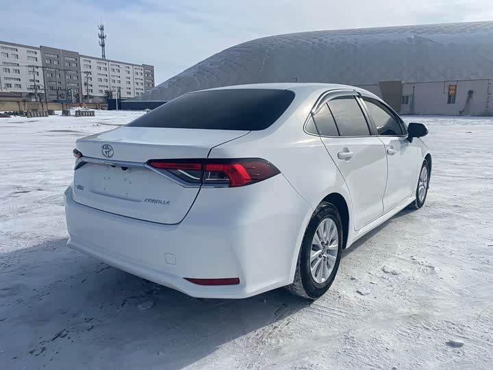 Фото 4 - Toyota Corolla