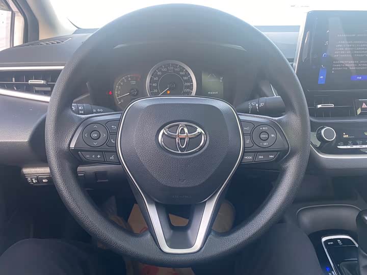 Фото 7 - Toyota Corolla