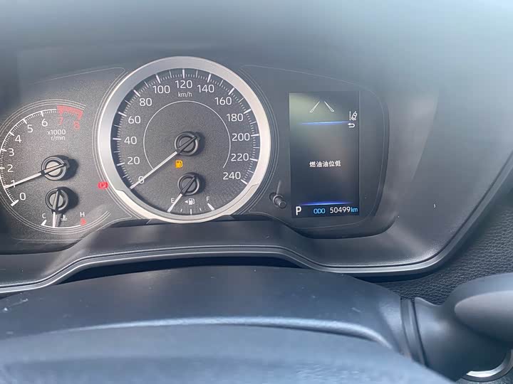 Фото 8 - Toyota Corolla