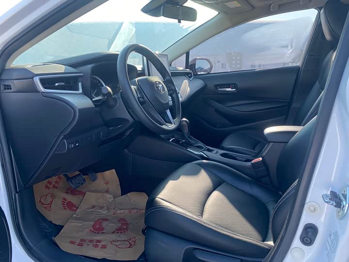 Фото 9 - Toyota Corolla