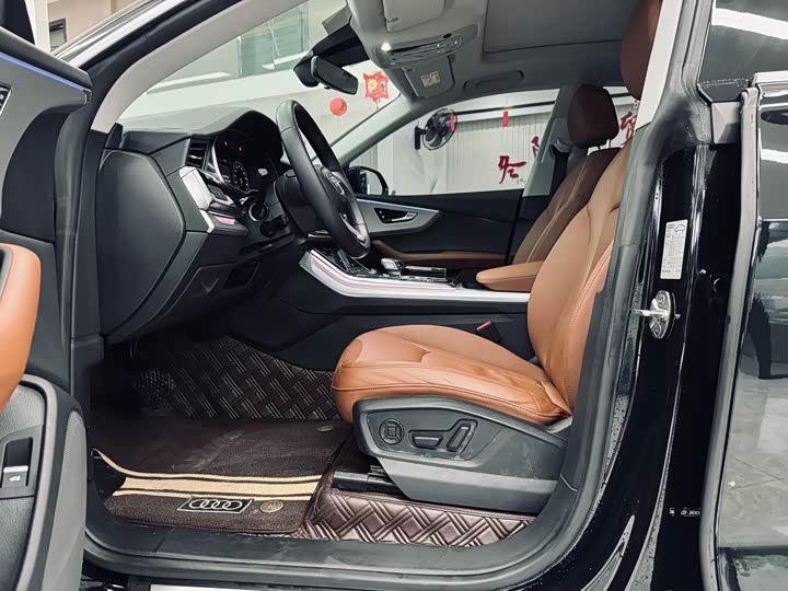 Фото 5 - Audi Q8