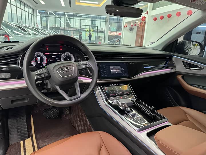 Фото 9 - Audi Q8