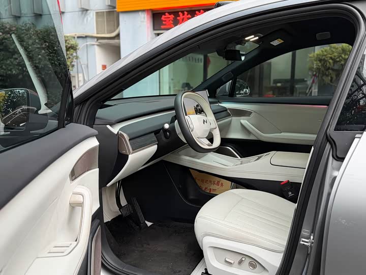 Фото 8 - Nio Onvo L60