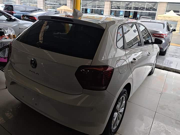 Фото 3 - Volkswagen Polo