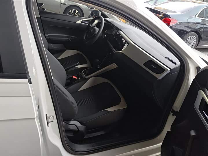 Фото 8 - Volkswagen Polo