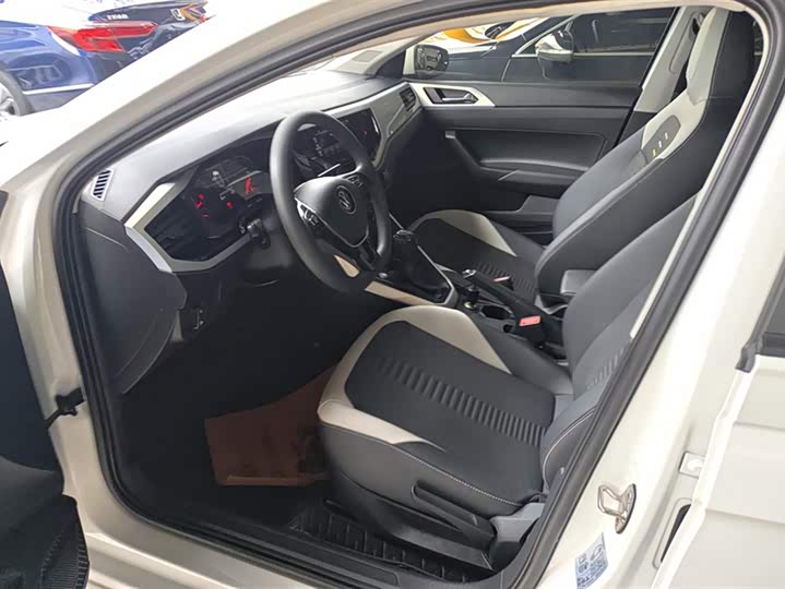 Фото 9 - Volkswagen Polo