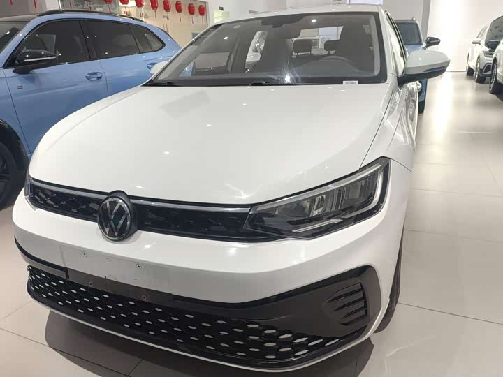 Фото 2 - Volkswagen Lavida
