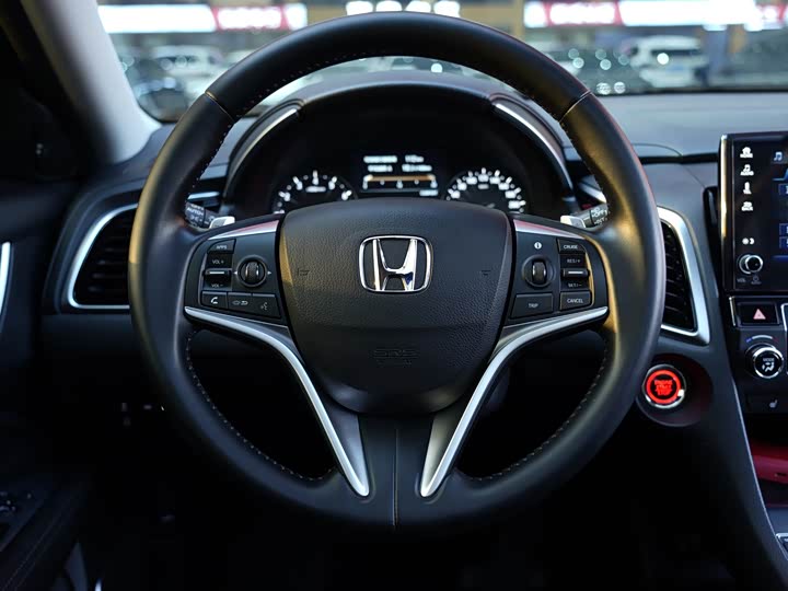 Фото 9 - Honda Avancier