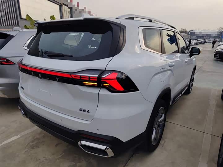 Фото 7 - Geely Okavango L