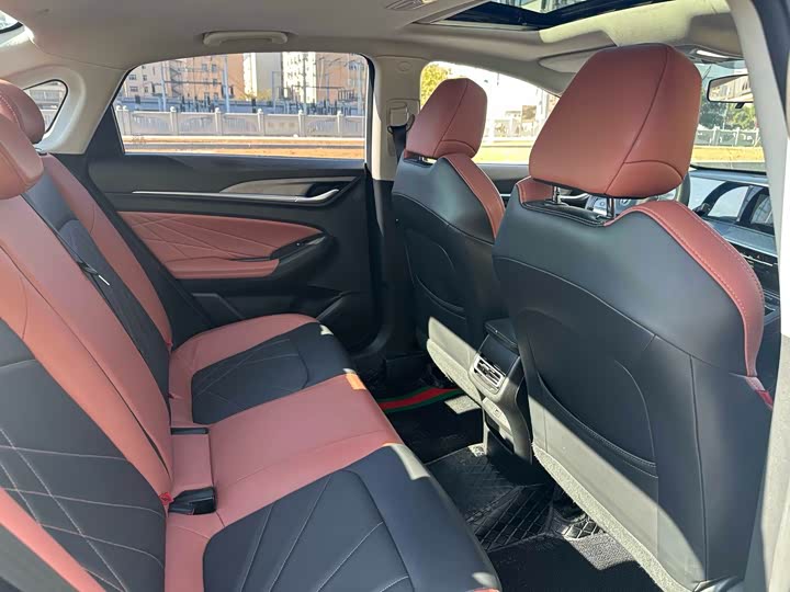 Фото 7 - Changan Eado Plus