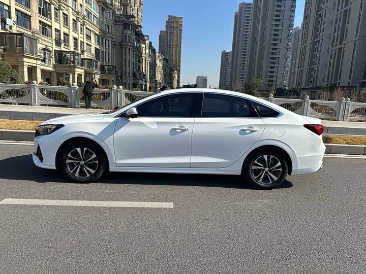 Фото 9 - Changan Eado Plus
