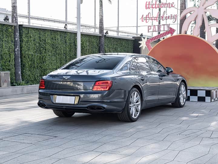 Фото 4 - Bentley Flying Spur