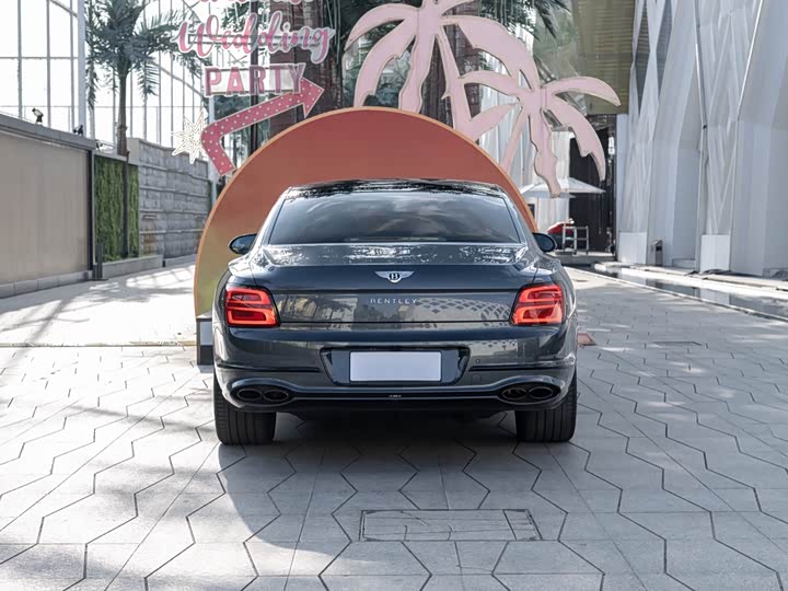 Фото 5 - Bentley Flying Spur