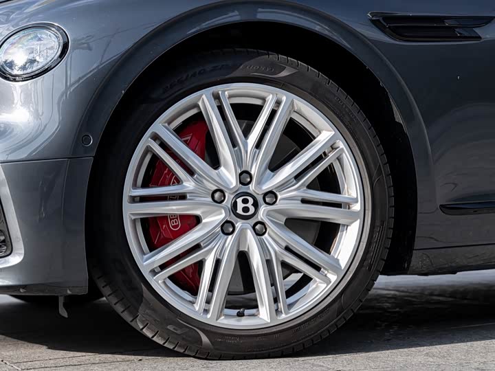 Фото 8 - Bentley Flying Spur