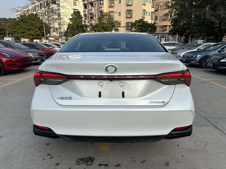 Фото 2 - Toyota Avalon