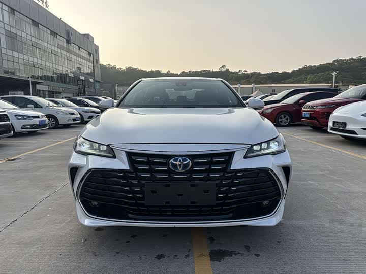 Фото 4 - Toyota Avalon
