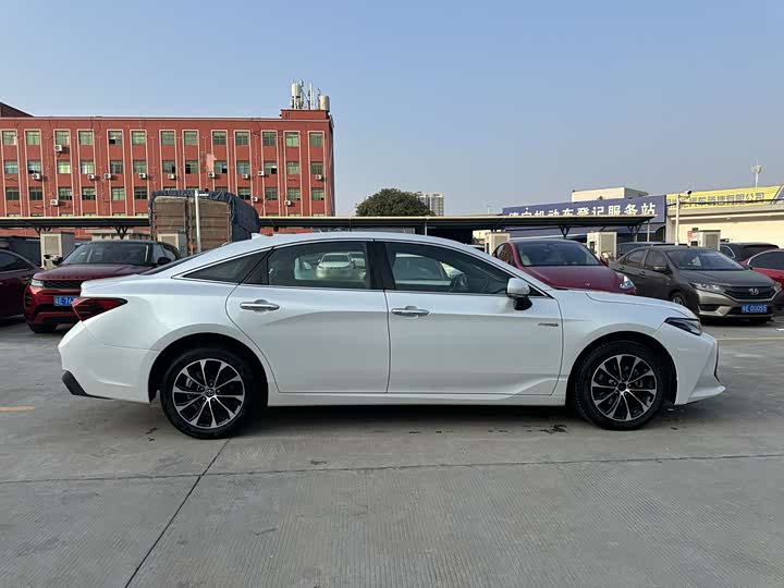 Фото 7 - Toyota Avalon