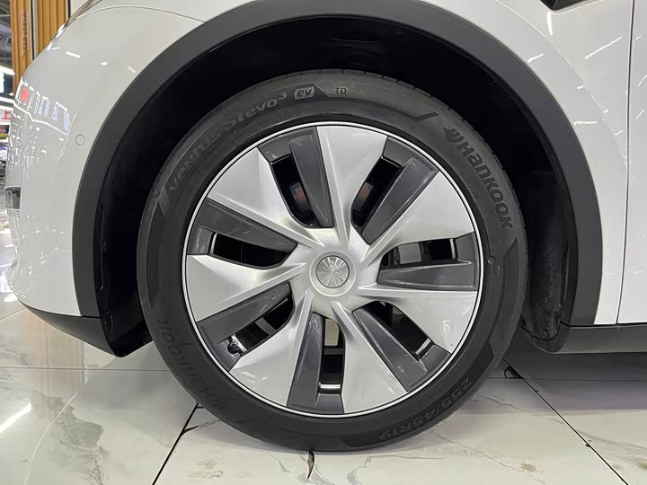 Фото 7 - Tesla Model Y