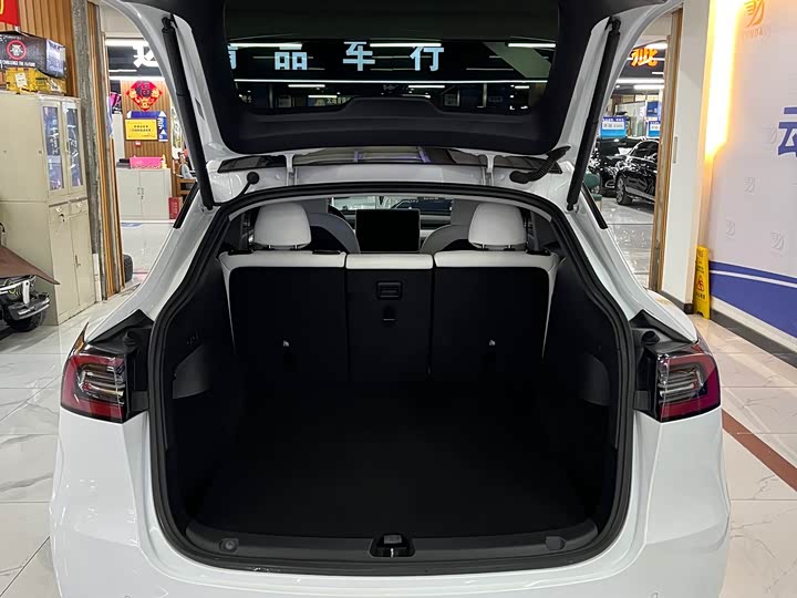 Фото 9 - Tesla Model Y