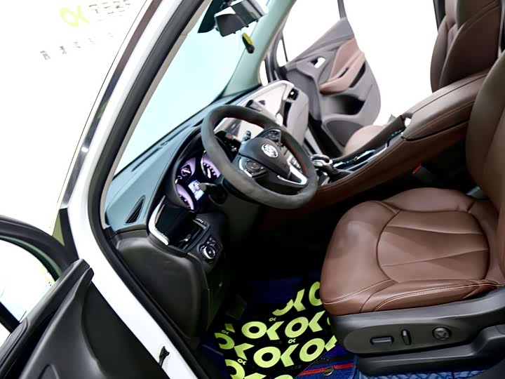 Фото 4 - Buick Envision Plus