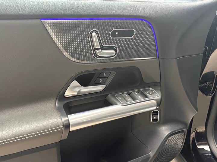 Фото 8 - Mercedes-Benz EQA