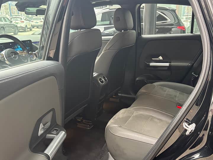 Фото 9 - Mercedes-Benz EQA