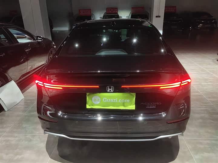 Фото 6 - Honda Accord