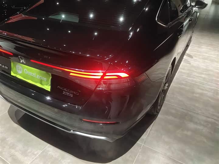 Фото 8 - Honda Accord