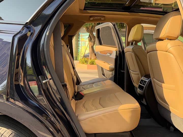 Фото 9 - Cadillac XT5