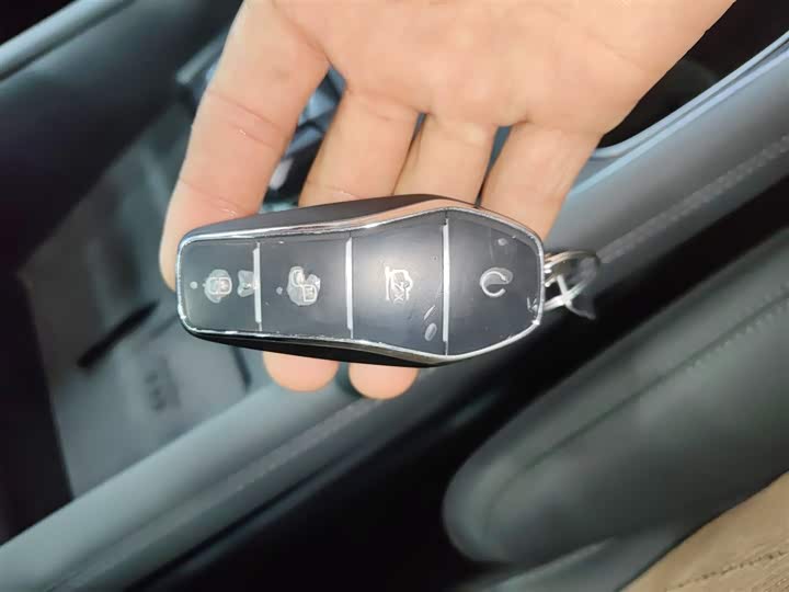 Фото 9 - BYD Song L