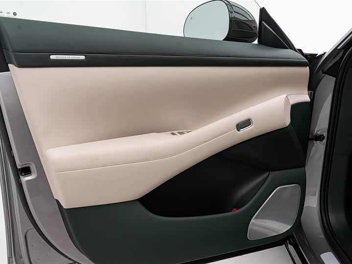 Фото 5 - Xiaomi YU7