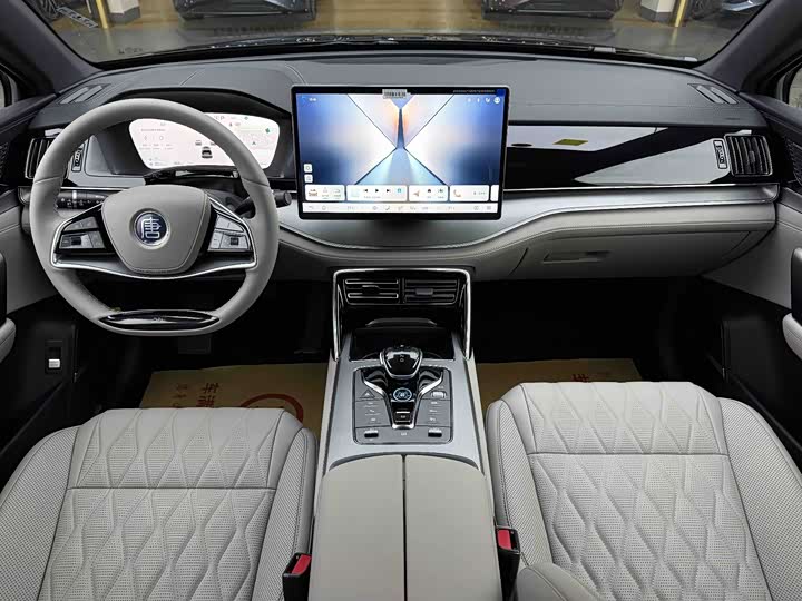 Фото 9 - BYD Tang Hybrid/EV