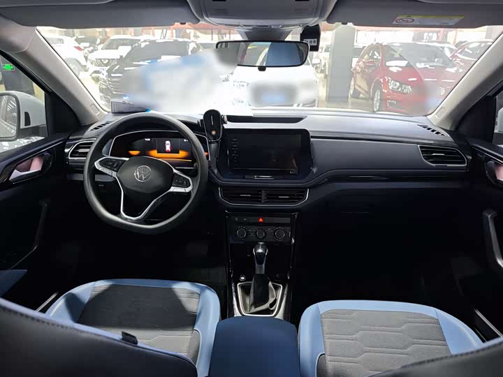 Фото 9 - Volkswagen Tharu