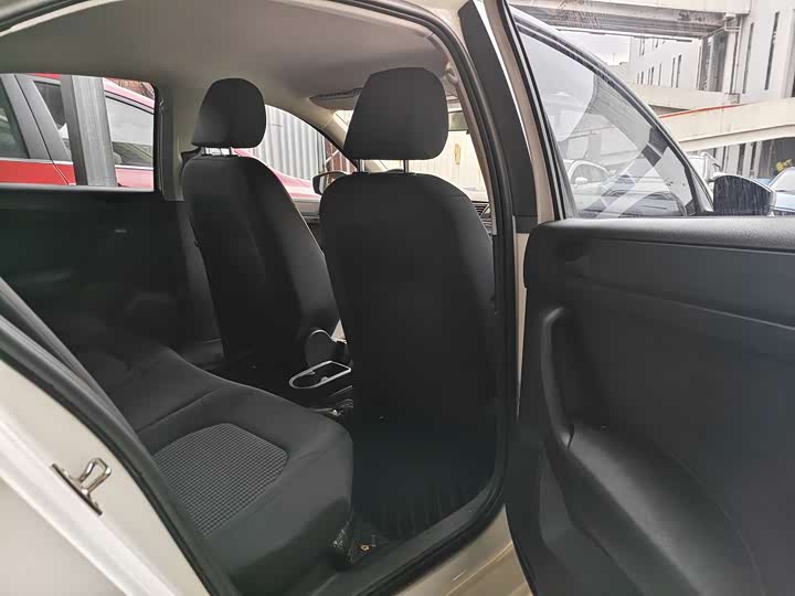 Фото 9 - Volkswagen Santana