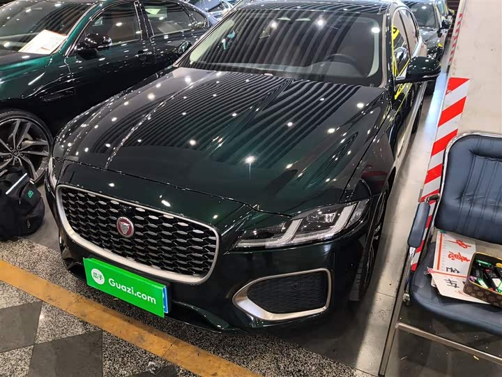 Фото 1 - Jaguar XF L