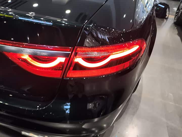 Фото 7 - Jaguar XF L