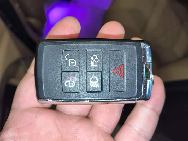 Фото 8 - Jaguar XF L